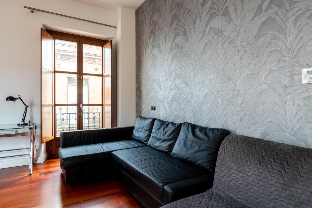 Cathedral Apartment, Upper Floor Apartment Sevilha Exterior foto