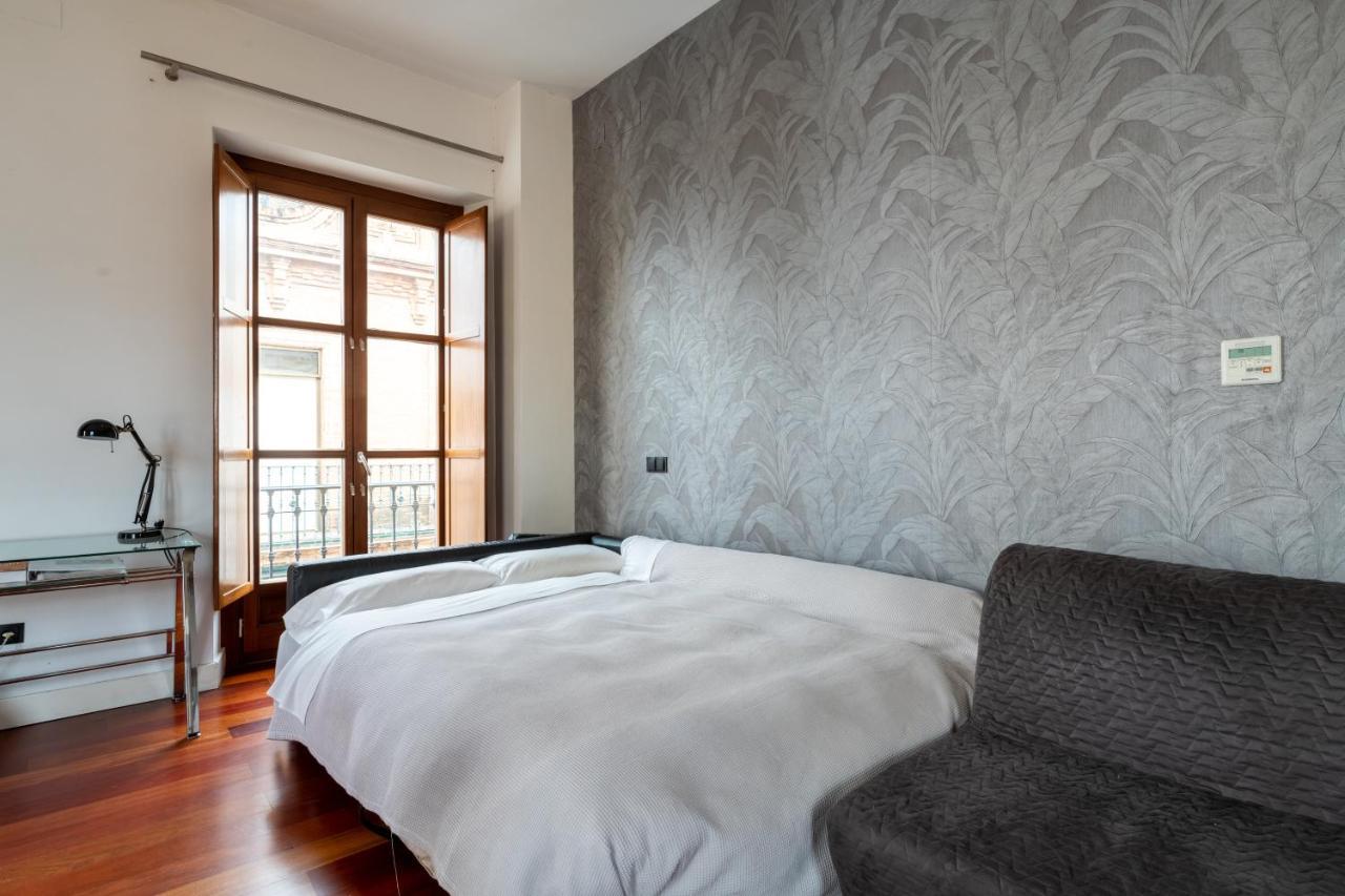 Cathedral Apartment, Upper Floor Apartment Sevilha Exterior foto