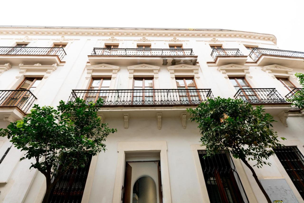 Cathedral Apartment, Upper Floor Apartment Sevilha Exterior foto