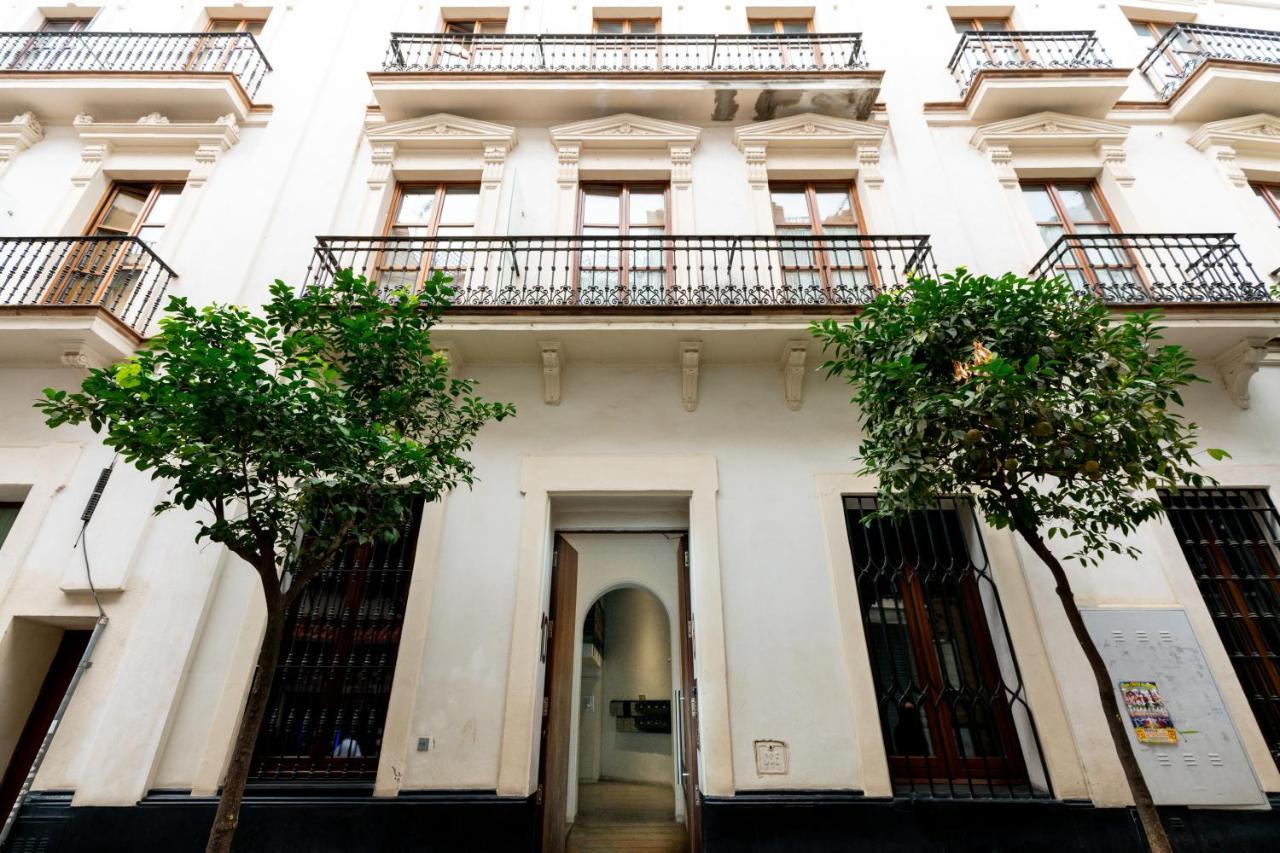 Cathedral Apartment, Upper Floor Apartment Sevilha Exterior foto