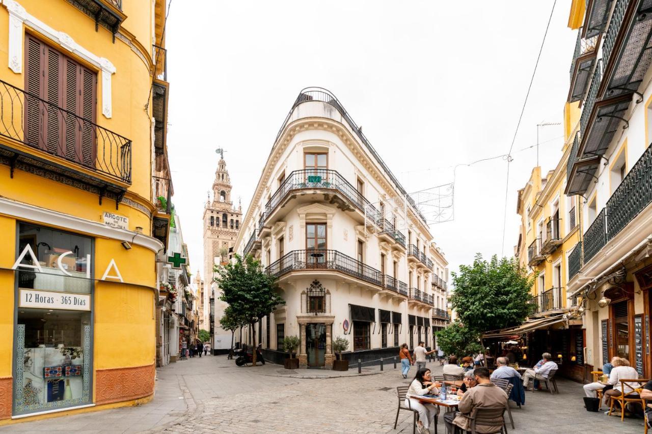 Cathedral Apartment, Upper Floor Apartment Sevilha Exterior foto