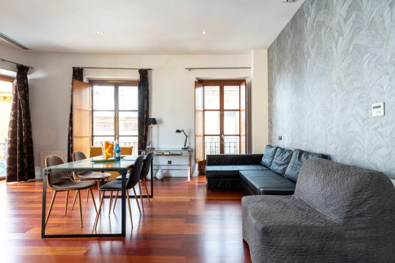 Cathedral Apartment, Upper Floor Apartment Sevilha Exterior foto